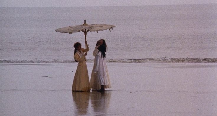 Nous deux au bord de l’eau
